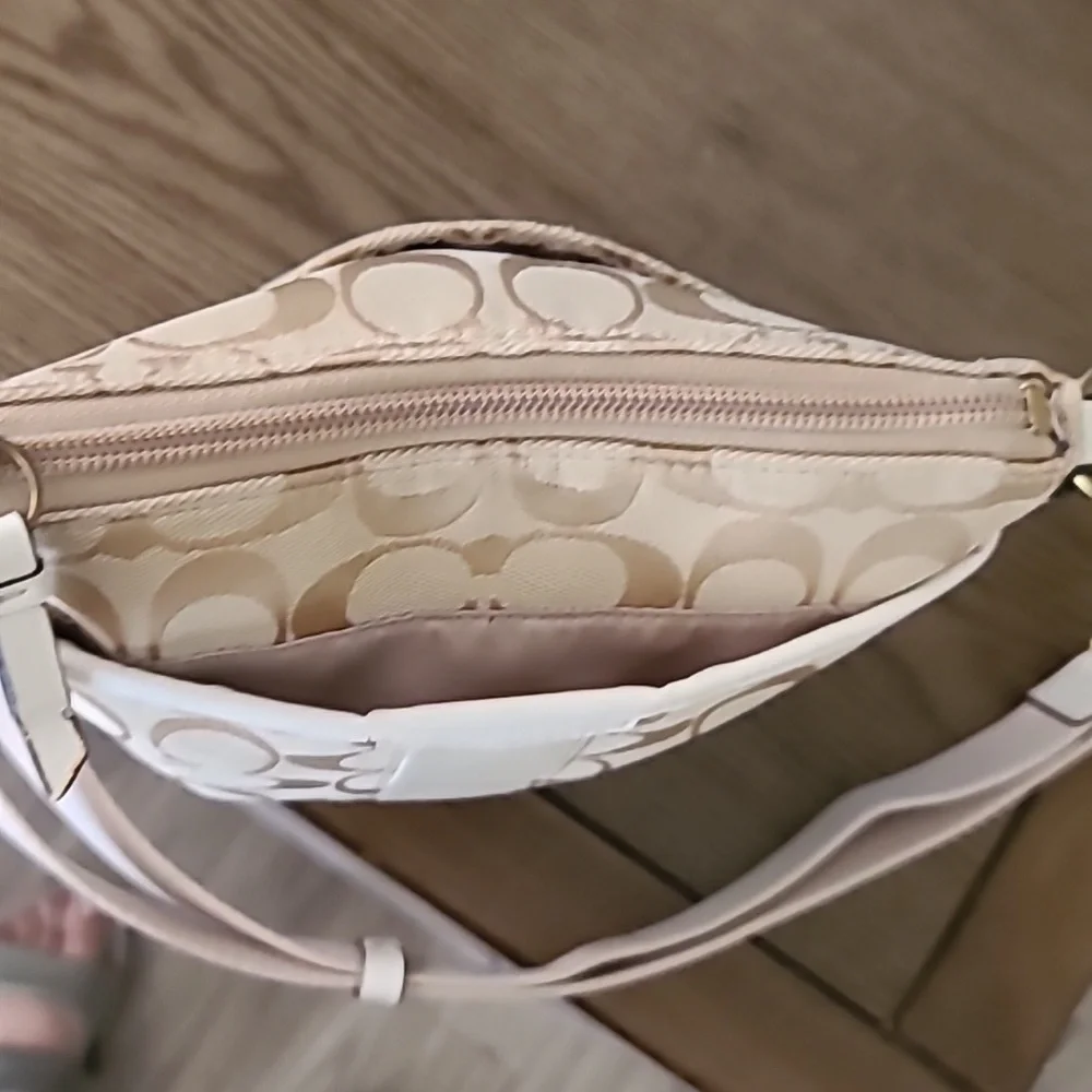Coach Beige and Cream Crossbody Bag - Picture 9 of 16